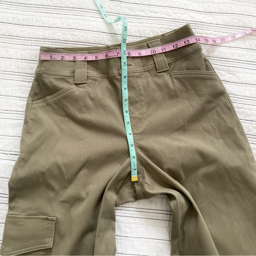 SPANX Stretch Twill Cropped Cargo Trouser In Spanish Olive size Medium - Picture 11 of 13